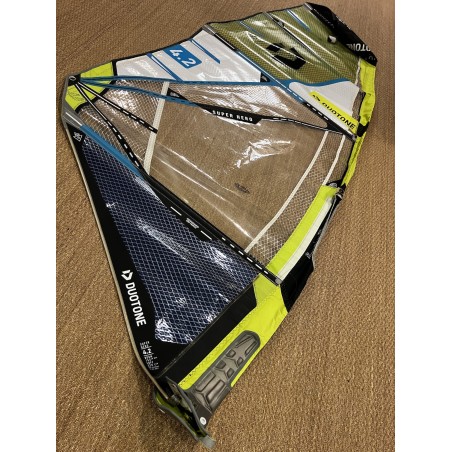 DUOTONE SUPER HERO 4.2 m2  2019  OCCASION